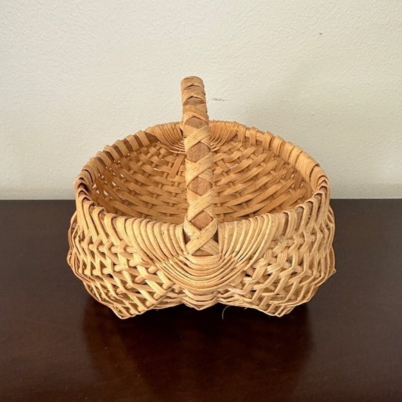 Vintage Primitive Small Buttocks Egg Splint Wood Basket - Picture 1 of 10